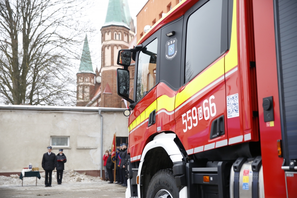 aktualność: Przekazanie i włączenie do służby nowego wozu ratowniczo-gaśniczego OSP Wejherowo