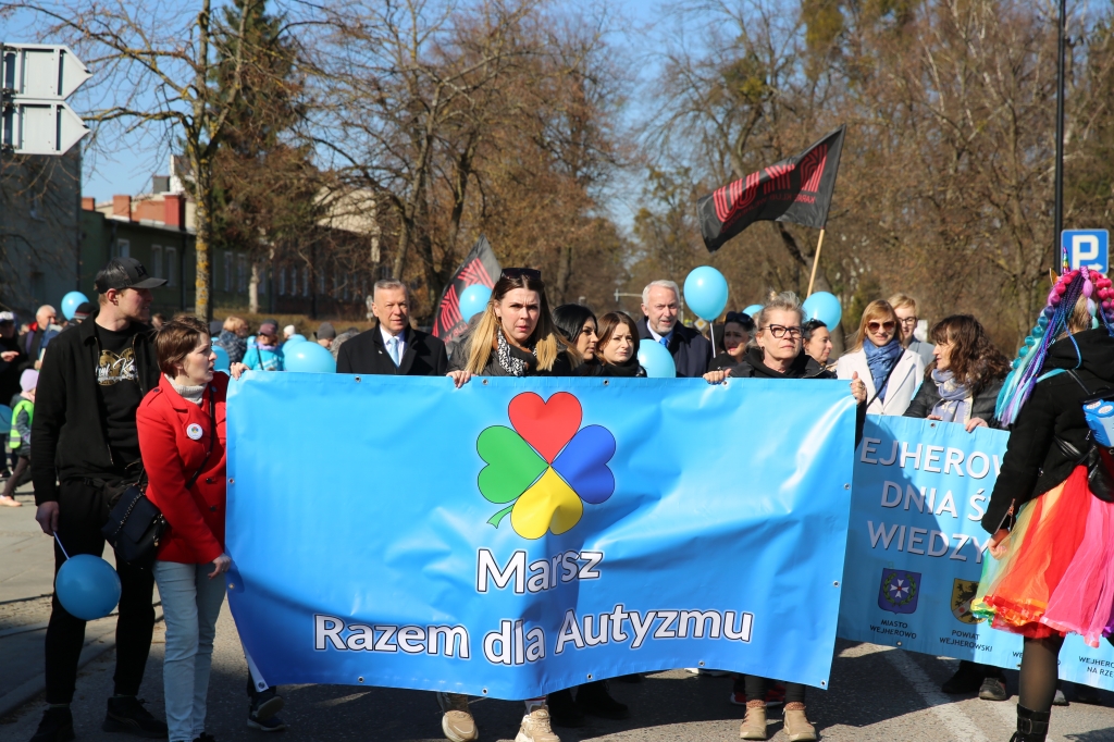 aktualność: Razem dla autyzmu przeszli ulicami Wejherowa 